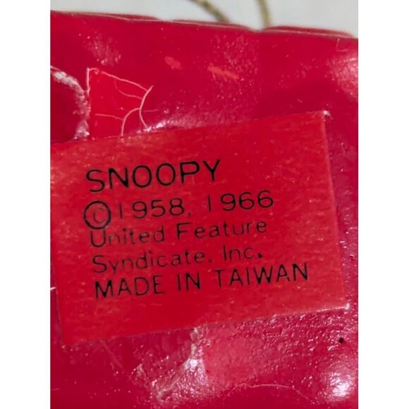 Five (5) Vintage Snoopy Christmas Ornaments - Picture 8 of 9